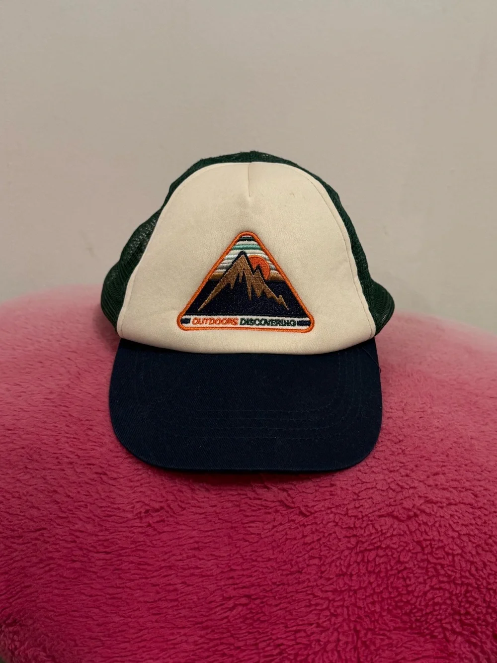 Zara boy hat in good cond